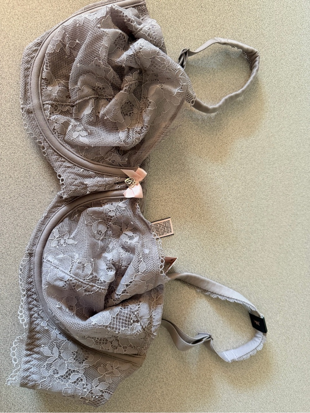 NWT Victoria's Secret Lace Underwire Bra in Gray with Pink Bow & gold heart 38C